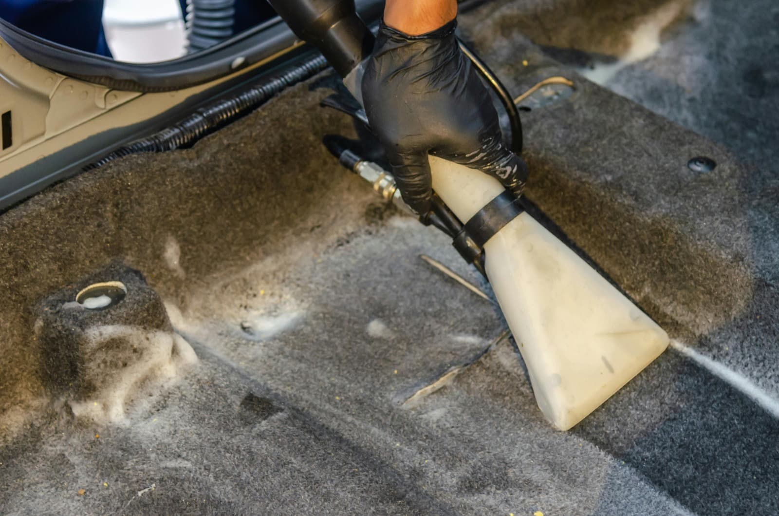 Carpet Cleaning Dubai Experts for Luxury Villas &amp; Hotels